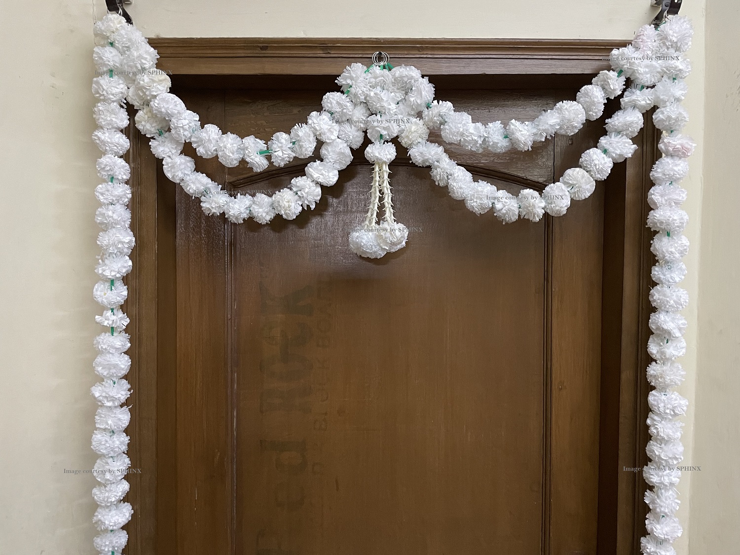 SPHINX ARTIFICIAL MARIGOLD FLUFFY FLOWERS AND TUBEROSE(RAJNIGANDHA) DOOR TORAN SET/DOOR HANGINGS – WHITE( APPROX. 100 X 158 CMS)