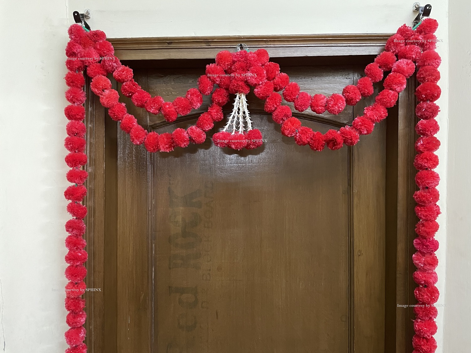 SPHINX ARTIFICIAL MARIGOLD FLUFFY FLOWERS AND TUBEROSE(RAJNIGANDHA) DOOR TORAN SET/DOOR HANGINGS – RED ( APPROX. 100 X 158 CMS)