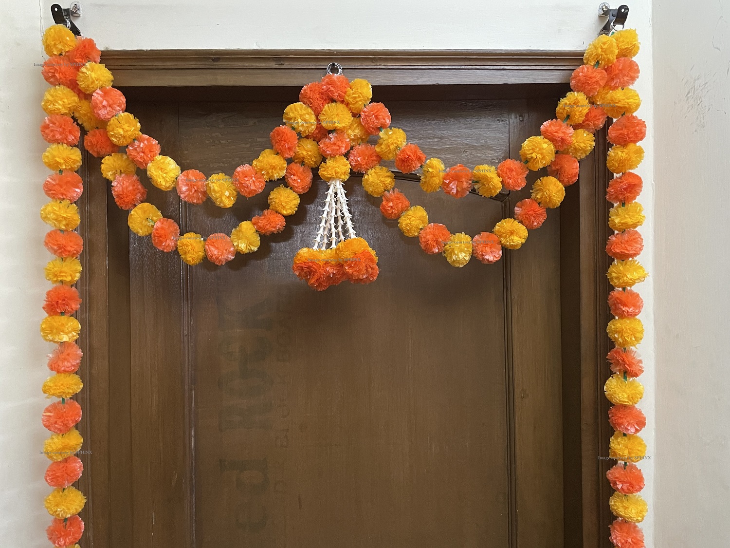 SPHINX ARTIFICIAL MARIGOLD FLUFFY FLOWERS AND TUBEROSE(RAJNIGANDHA) DOOR TORAN SET/DOOR HANGINGS – LIGHT AND DARK ORANGE ( APPROX. 100 X 158 CMS)