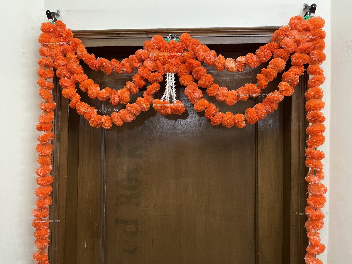 SPHINX ARTIFICIAL MARIGOLD FLUFFY FLOWERS AND TUBEROSE(RAJNIGANDHA) TRIPLE LINE DOOR TORAN SET/DOOR HANGINGS – DARK ORANGE ( APPROX. 100 X 158 CMS)